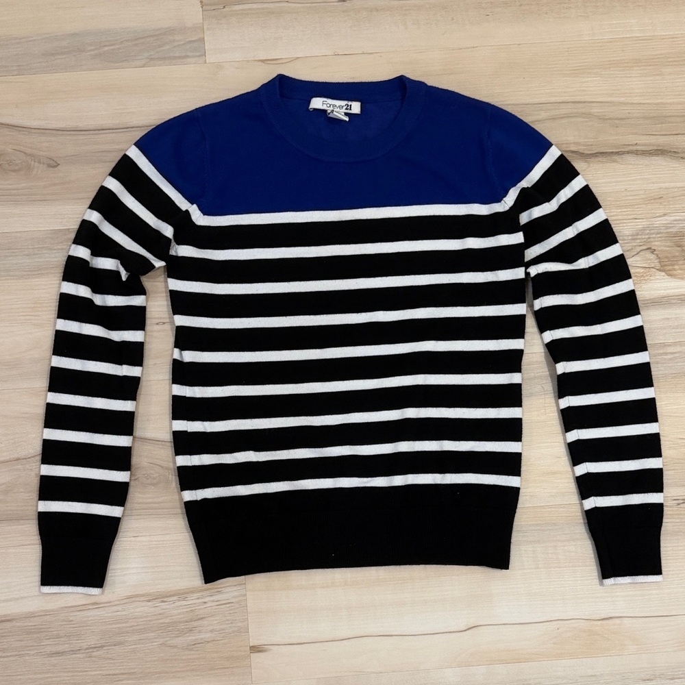 Forever 21 Women Blue Black White Striped Sweater M